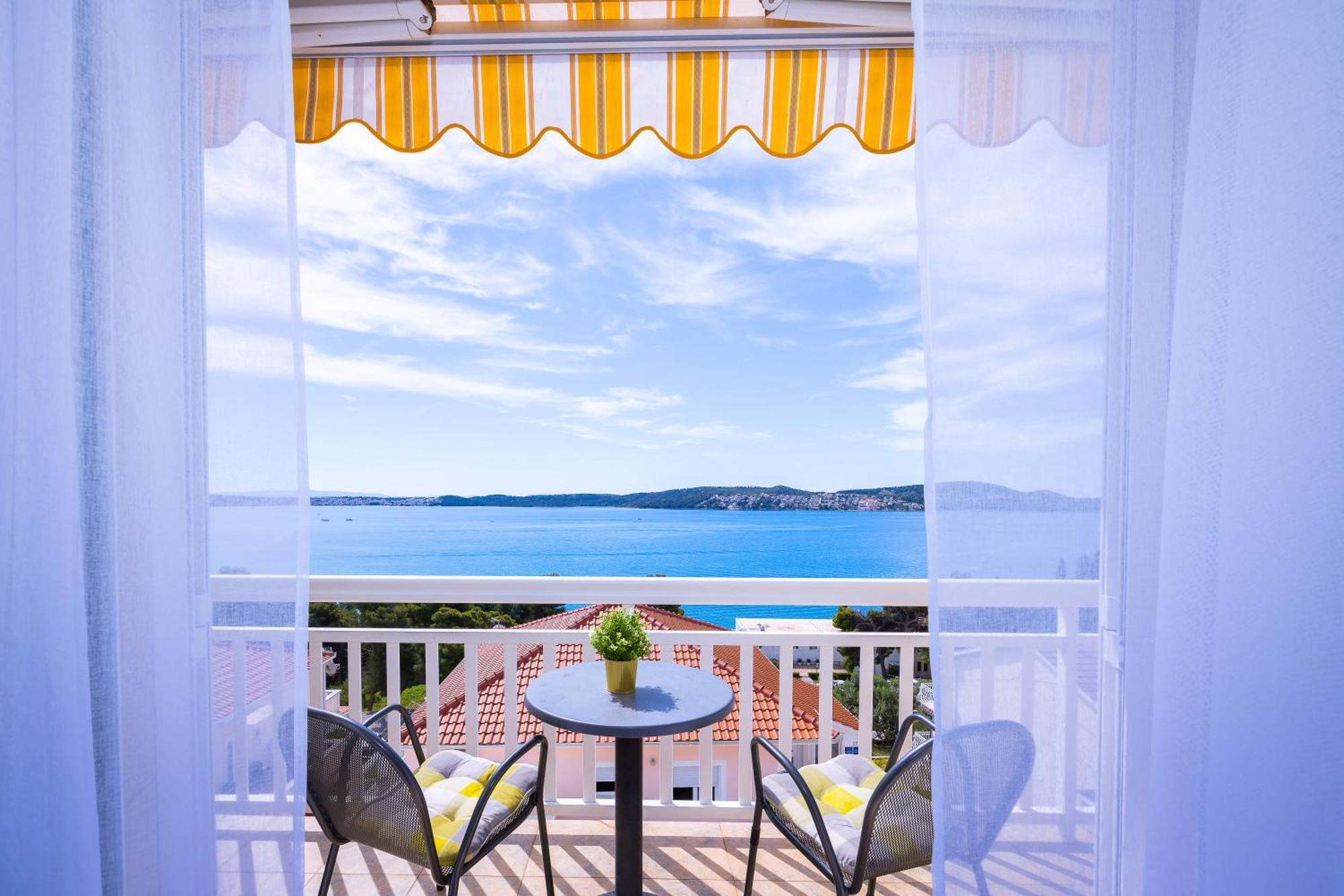 Ana * Trogir