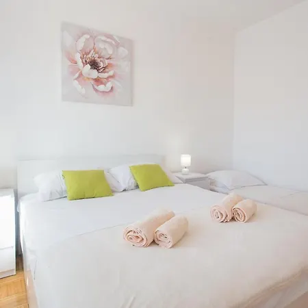 Apartments Ana Trogir Exterior photo